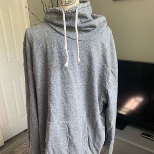 H&M's grey pullover